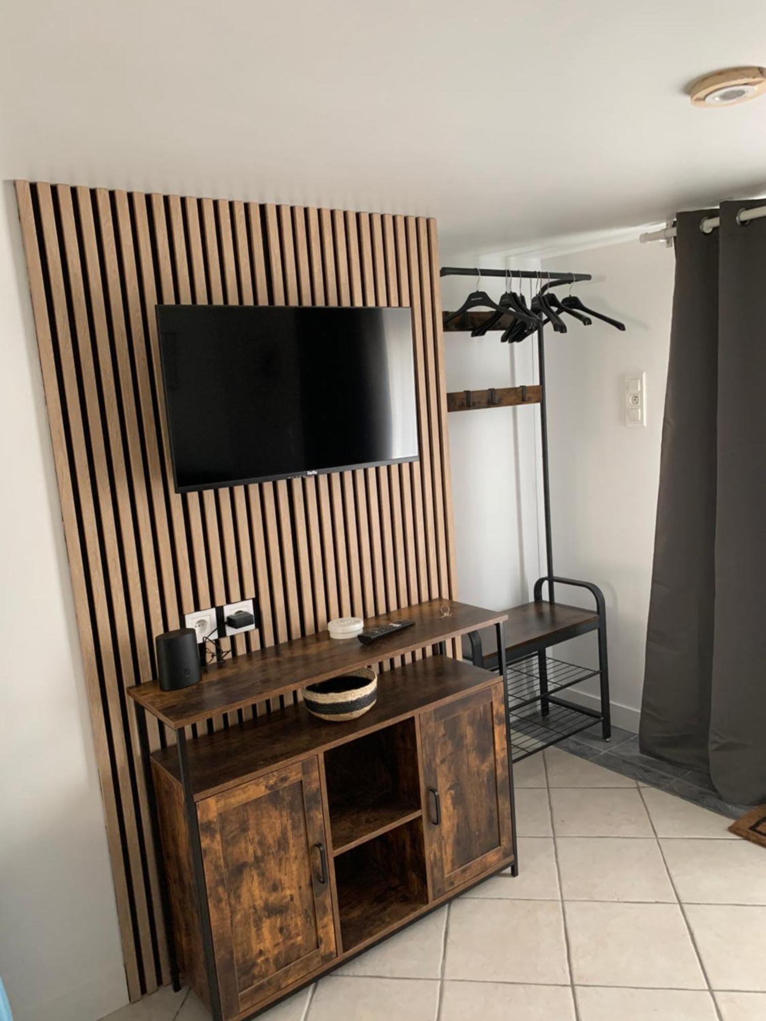 Appart Studio Rdc De Maison Avec Exterieur Proche Reims Tinqueux Ngoại thất bức ảnh