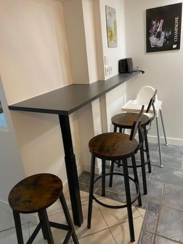 Appart Studio Rdc De Maison Avec Exterieur Proche Reims Tinqueux Ngoại thất bức ảnh